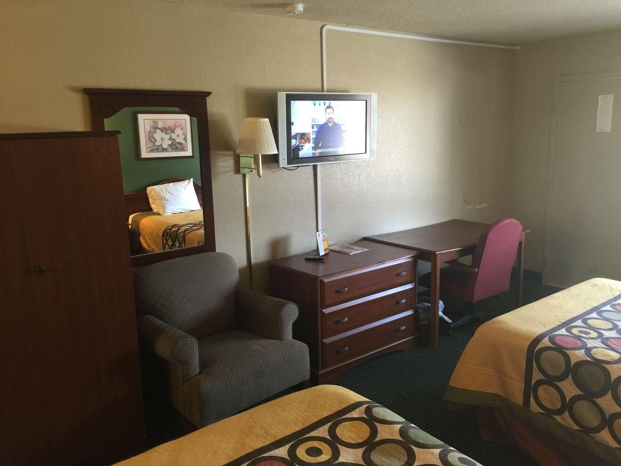 Super 8 By Wyndham Durham/university Area Nc Hotel Durham